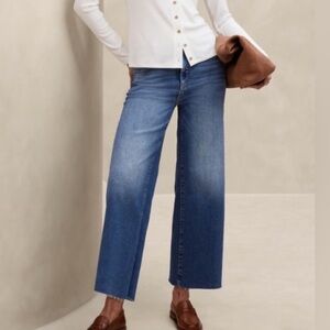 Banana Republic Wide Leg Crop Jeans in Medium Wash 25 EUC